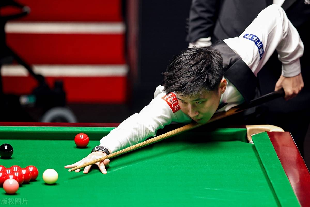 荡的背景下 荡的背景下